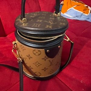 Louis Vuitton bucket handbag